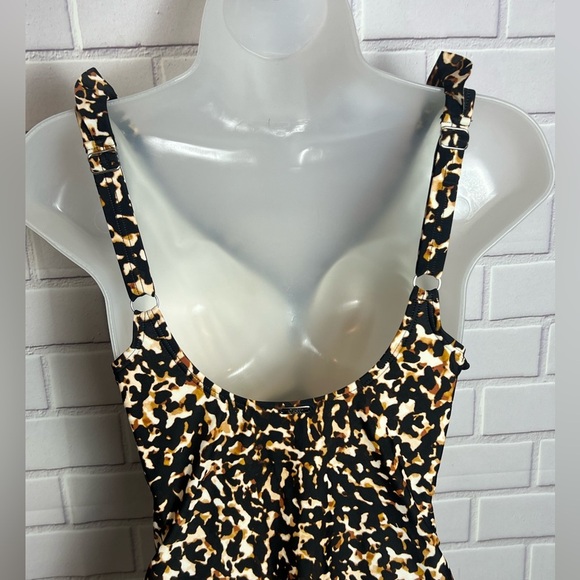 DKNY Women's Printed Ruffle Plunge Tummy-Control One-Piece swimsuit/size 12 - Picture 10 of 13